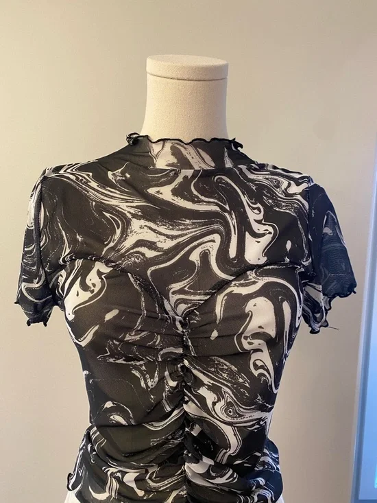 Caution To The Wind Black & White Swirl Short Sleeve Top - Picture 4 of 7